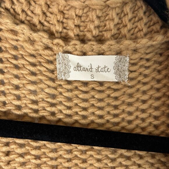 Altar'd State Daisy 3D Knit Cardigan Sweater Womens S Coquette Feminine Tan 210 - Picture 3 of 7